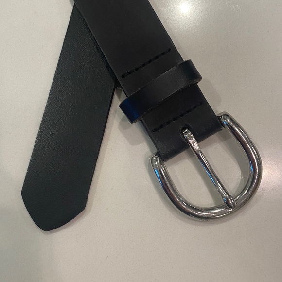 GAP Black Leather Belt - Picture 2 of 6